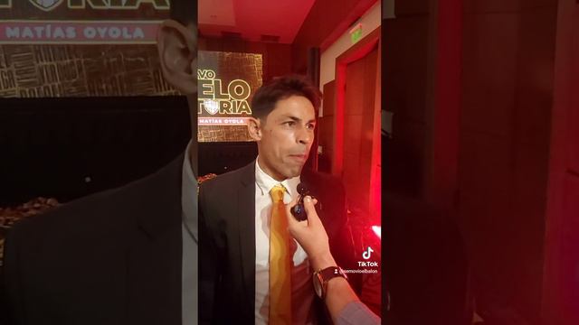 Matías Oyola ahora de traje y corbata👀🤔⚽️ смотреть онлайн