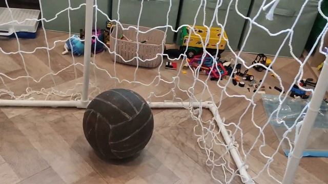 Детские футбольные ворота своими руками (размеры ворот в конце видео) смотреть онлайн