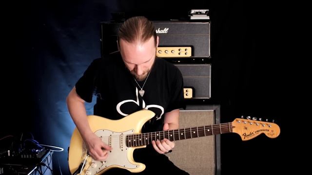 Battle of the Yngwie Malmsteen Pickups - Di Marzio HS-3 vs Seymour Duncan YJM Fury смотреть онлайн
