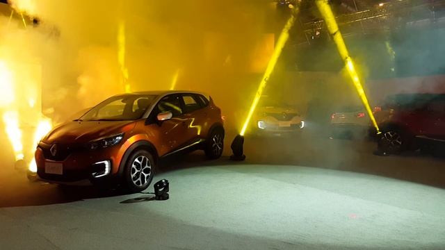Renault captur en el Salon del Automóvil de Bogotá смотреть онлайн