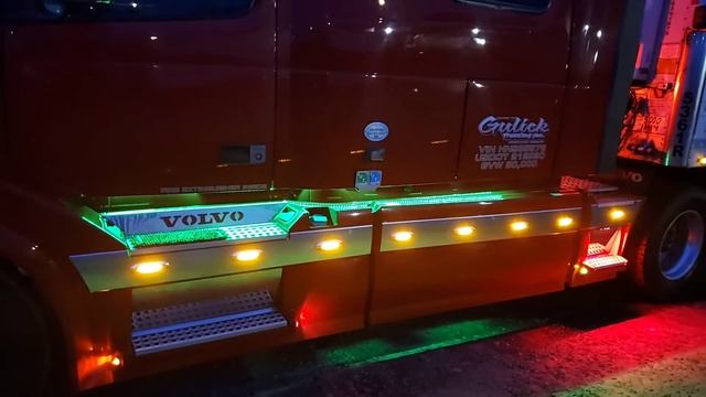 Volvo truck lights смотреть онлайн