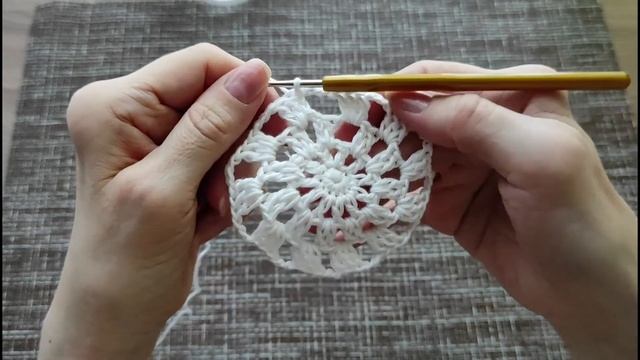 Летняя шапочка. Вязаная шапка для лета. Шапка для девочки смотреть онлайн