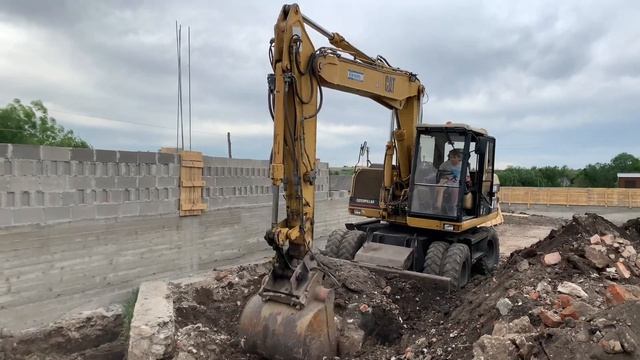 CAT 315М екскаватор демонтаж старого фундаменту смотреть онлайн