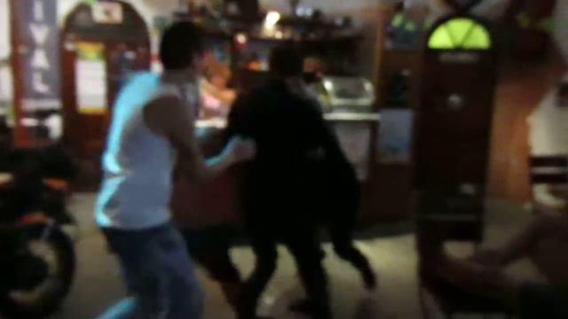 Собачье Сердце - легкий слэм (Ялта, Bike Pub Ok & Custom 19.05.2012).MOV смотреть онлайн