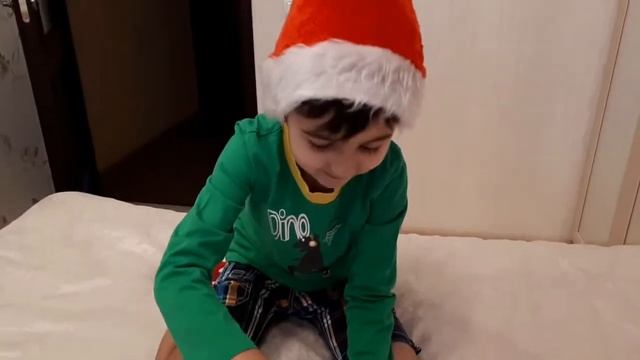 VlogMaS Что подарить на Рождество!? Такого Вы Еще Не Видели 6 000 000 млн Подписчиков Неожиданно смотреть онлайн