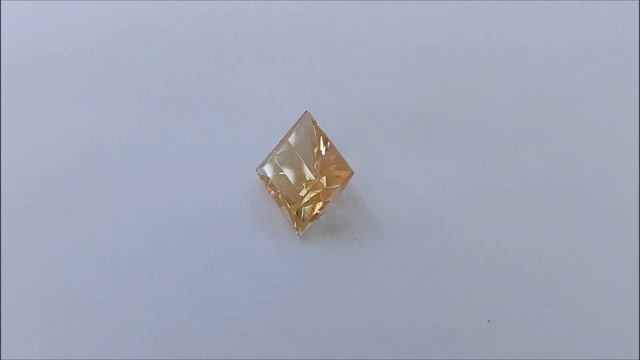 Орегонский солнечный камень. 2.2 карата. 8.5/7/5.3 мм смотреть онлайн