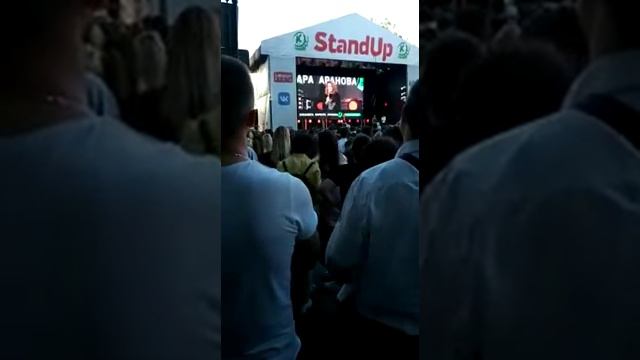 Елизавета Варвара Аранова. Выступление на открытом микрофоне Стенд Ап в Питере. смотреть онлайн