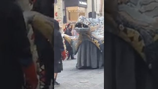 Ящерица Гауди и слет Драконов. Каталонские традиции. смотреть онлайн