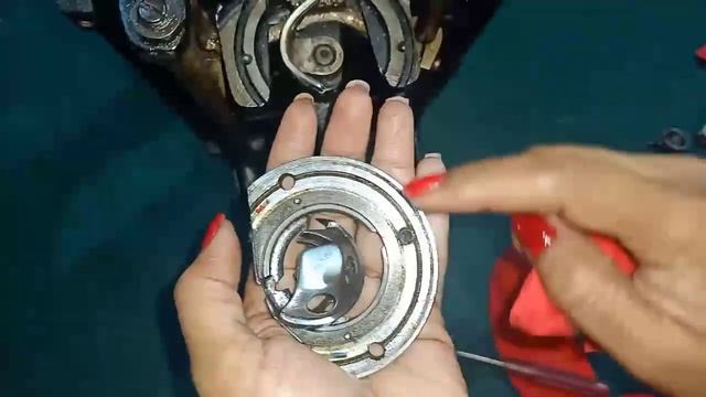 How to Repair Sewing Machine Shuttle/Thread Stuck Problem/How to fix SewingMachine Shuttle in telug смотреть онлайн