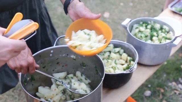 Сытый турист - довольный турист! Как мы кушаем в походе смотреть онлайн