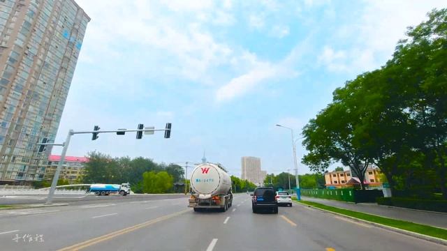 CHINA SHIJIAZHUANG Driving video in 4K/河北省石家庄市行车街景 смотреть онлайн