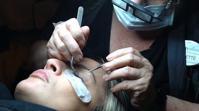 How to Properly Take Care of Eyelash Extensions, the Do's and Don'ts смотреть онлайн