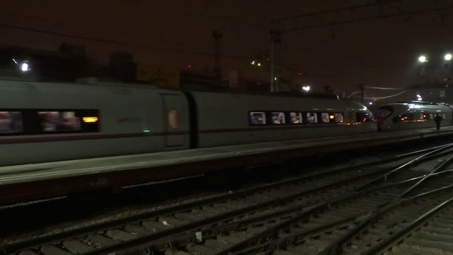 Сдвоенный поезд Сапсан отпр с Московского вокзала СПБ RZD смотреть онлайн