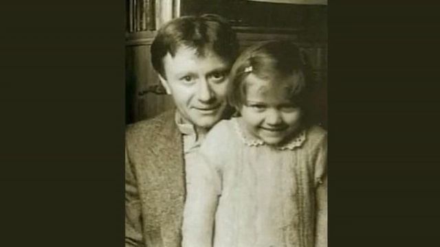 «Красивые навсегда»: Мария Миронова показала архивное фото своих родителей смотреть онлайн