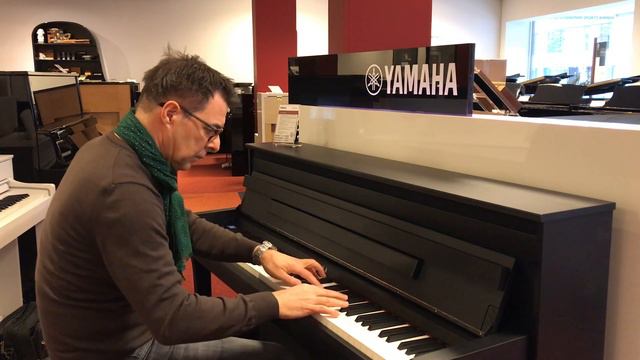 Introductie Yamaha CLP 785 смотреть онлайн