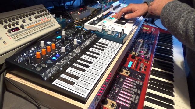 #JANVIER 2022 IMPRO 1 #MICROFREAK-#TÖÖRÖ-#TR 09-#KEYSTEP PRO #BLUESKY-#SPLASH -#TASCAM M12-AMBIENT- смотреть онлайн