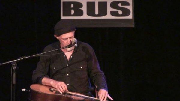 Harry Manx live in the club the Q bus city leiden holland 2011 06 17