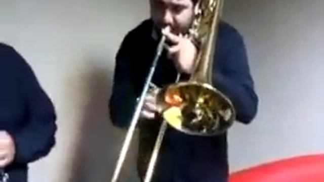 Amazing Trombone solo show смотреть онлайн