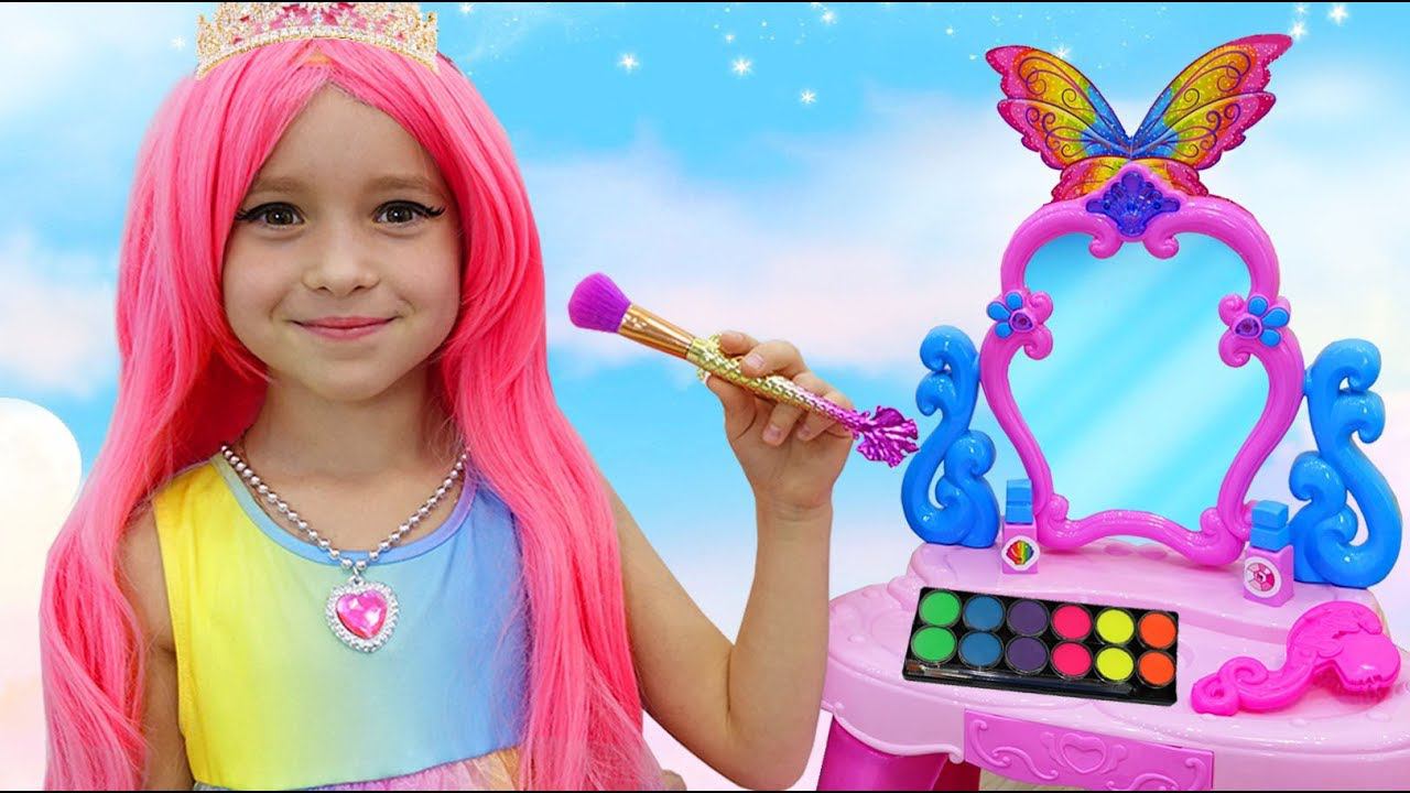 София как Принцесса Наряжается и делает Макияж | Сборник Веселых Видео с Игрушками смотреть онлайн