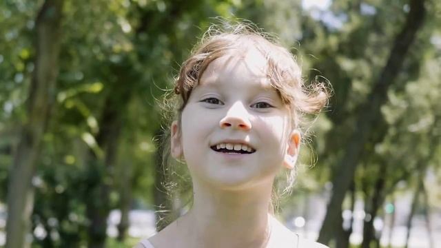 «Гимн футболу» из книги Анны Гончаровой «Еня и Еля. Да здравствует футбол!» смотреть онлайн