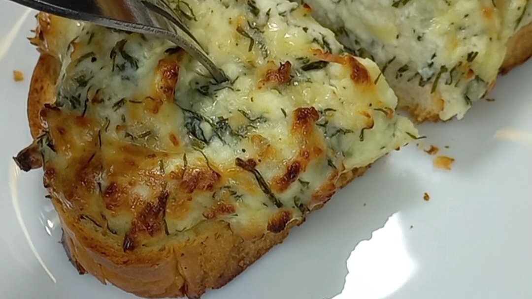 Вкусные горячие бутерброды на завтрак