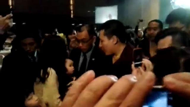 Karmapa leaves HKCEC 27/01/13 смотреть онлайн