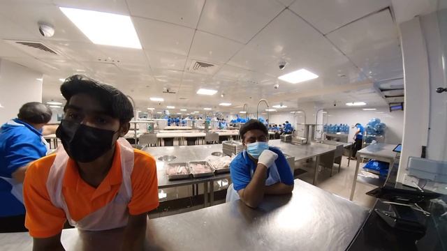 CLEANEST FISHMARKET IN DUBAI | DEIRA, DUBAI смотреть онлайн