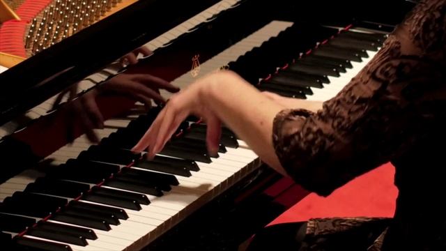 Gila Goldstein plays Poulenc - Improvisation no. 15 смотреть онлайн