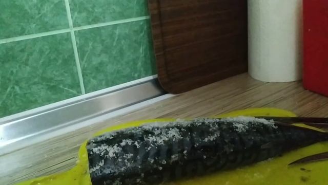 Солим скумбрию сухим рыбацким посолом смотреть онлайн