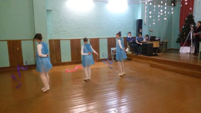 Очень красивый и простой танец! смотреть онлайн