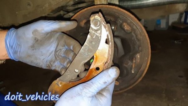 Opel Corsa C Rear Wheel Cylinder Replacement , Brake Shoes & Brake Line Fittings