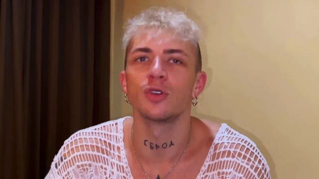 VLOG: ОНО НЕ ДАЕТ НАМ СПОКОЙНО ЖИТЬ, НА БАЛИ смотреть онлайн