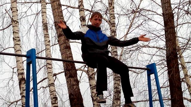 Как сделать стульчик на турнике | От Васюкана смотреть онлайн