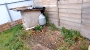 Красивый огород с высокими грядками и чистыми бюджетными садовыми дорожками