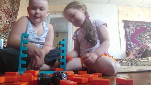 Играем С Ангелиной В настольную игру Кот на Крыше смотреть онлайн