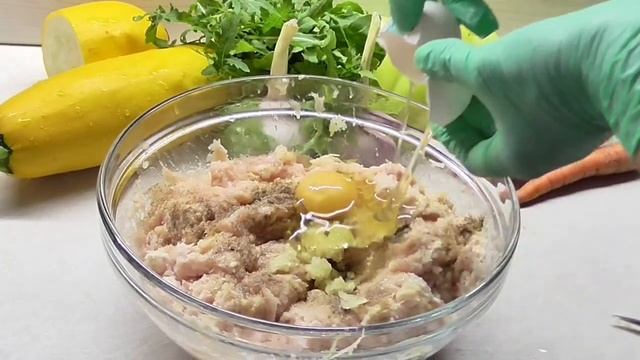 Cutlets with cottage cheese and zucchini!!!??? Куриные котлеты с творогом и кабачком!!!??? смотреть онлайн