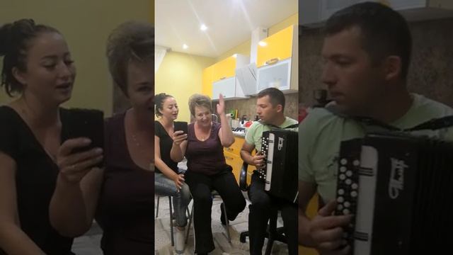 под Баян Чёрная смородина смотреть онлайн