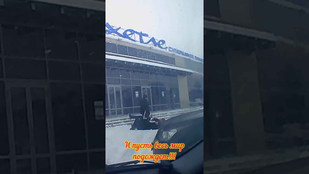 Приколы 2021. И пусть весь мир подождёт смотреть онлайн