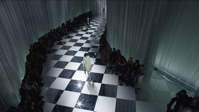 Versace - Коллекция Versace Весна/лето 2024 в Милане смотреть онлайн