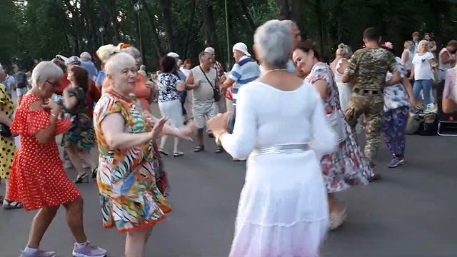 7.40!!!Народные танцы,сад Шевченко,Харьков!!! смотреть онлайн