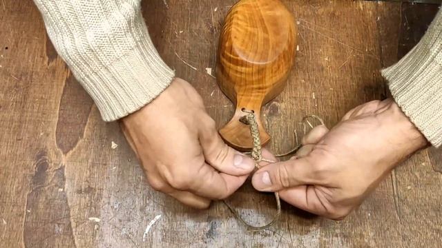 Как я вяжу подвес косичку на куксу. Вдруг кому надо смотреть онлайн