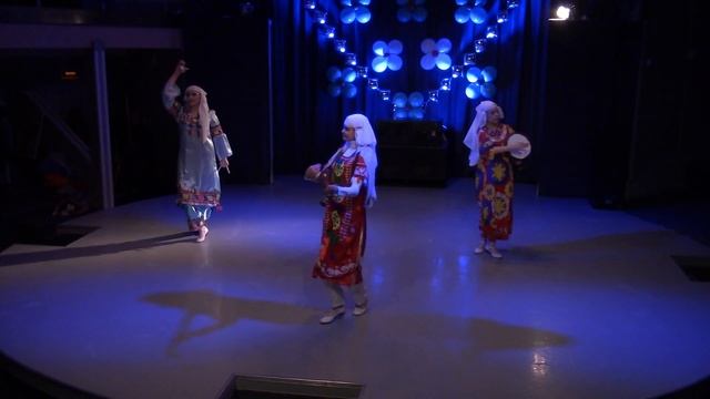 Танец с предметами смотреть онлайн