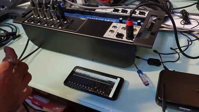 รีวิว ทดสอบสินค้าก่อนส่งมอบลูกค้า SOUNDCRAFT UI 16 , SHURE SVX 228 / PG58 , SHURE PGA 48 ร้านสาธิต смотреть онлайн