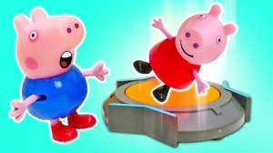 Приключения Свинки Пеппа. Свинка Пеппа и батут! Видео про игрушки для детей