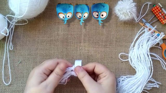 Шапочка из ниток своими руками ~ Новогодняя игрушка на ёлку смотреть онлайн