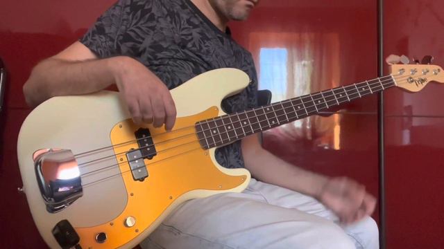Ultimate Precision Bass Comparison - Fender Precision American Pro 2 vs Tribe Spike (pbass clone) смотреть онлайн