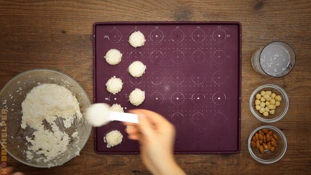 Кокосовое печенье. ПРОСТОЙ РЕЦЕПТ из кокосовой стружки. Кокосанка с сюрпризом: миндаль и фундук. смотреть онлайн