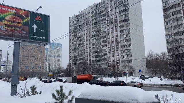Реклама на призматронах -г. Москва, Балаклавский пр-т (ТЦ Штаер) смотреть онлайн