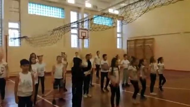 Флешмоб 210 школа Артём в Шортах. смотреть онлайн