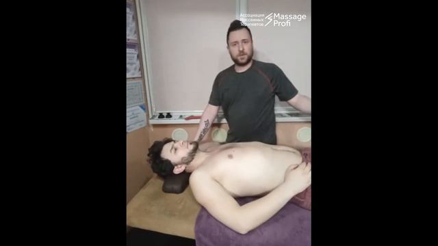 Работа с грудными мышцами Пресс-роллинг массажем, блейдами и перкуссионным пистолетом. смотреть онлайн